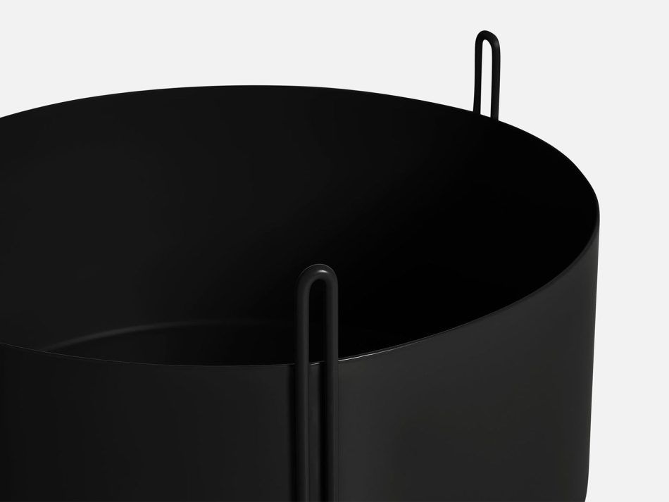 150205_WOUD_Pidestall_planter_black_2_12fa4c14-676b-4174-b4e7-125479b9f367_1800x1200