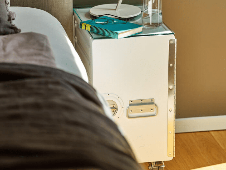 BORDBAR box Container weiß +bedsidetable equipment 02