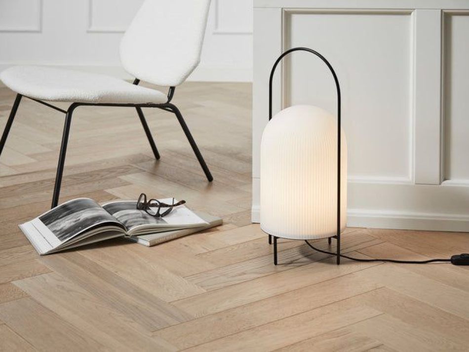 WOUD_AW21_Ghostfloorlamp_4_2_700x